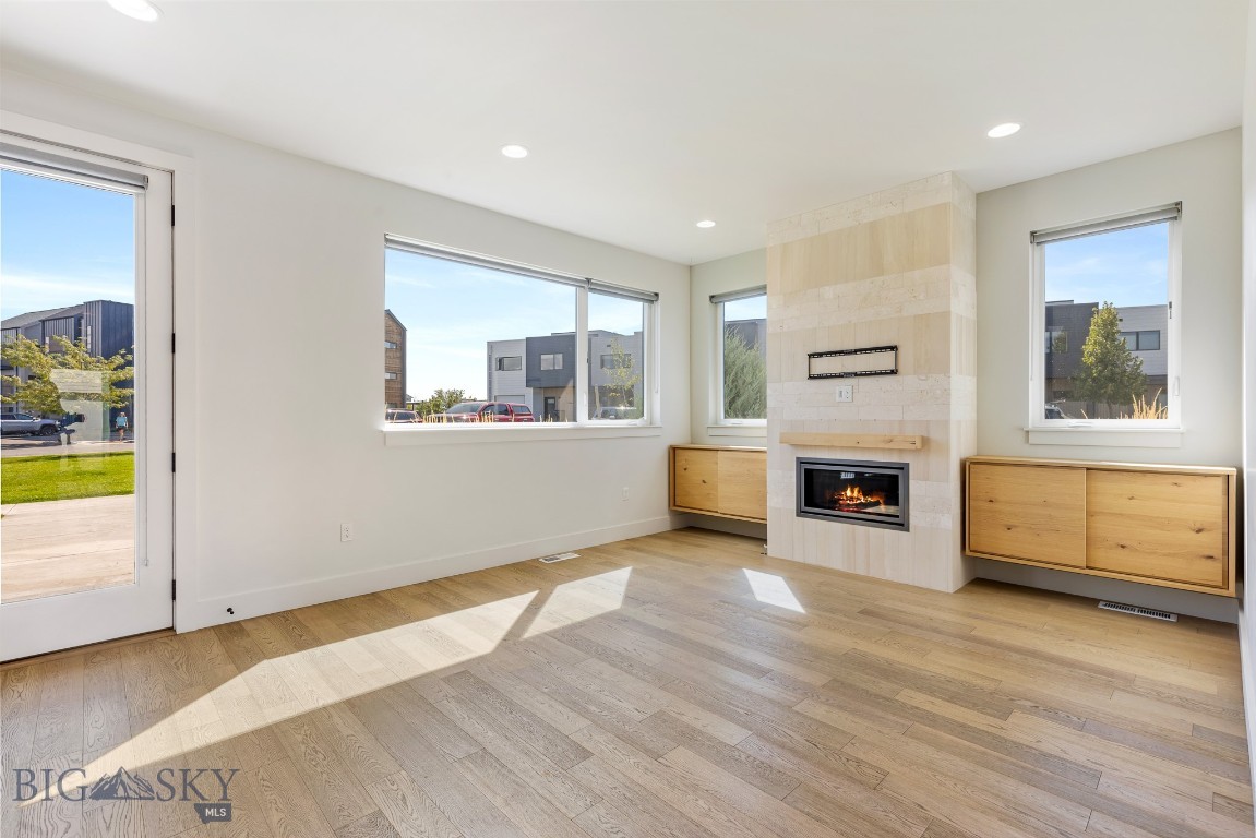 Bozeman, Montana 59718, United States, 3 Bedrooms Bedrooms, ,3 BathroomsBathrooms,Residential,Active,215114