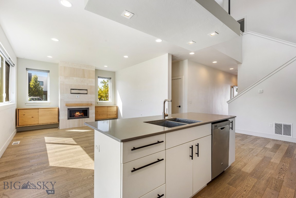 Bozeman, Montana 59718, United States, 3 Bedrooms Bedrooms, ,3 BathroomsBathrooms,Residential,Active,215114