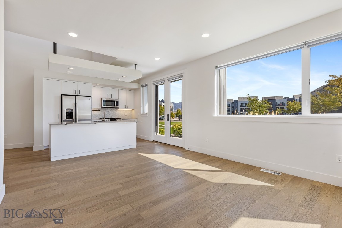 Bozeman, Montana 59718, United States, 3 Bedrooms Bedrooms, ,3 BathroomsBathrooms,Residential,Active,215114