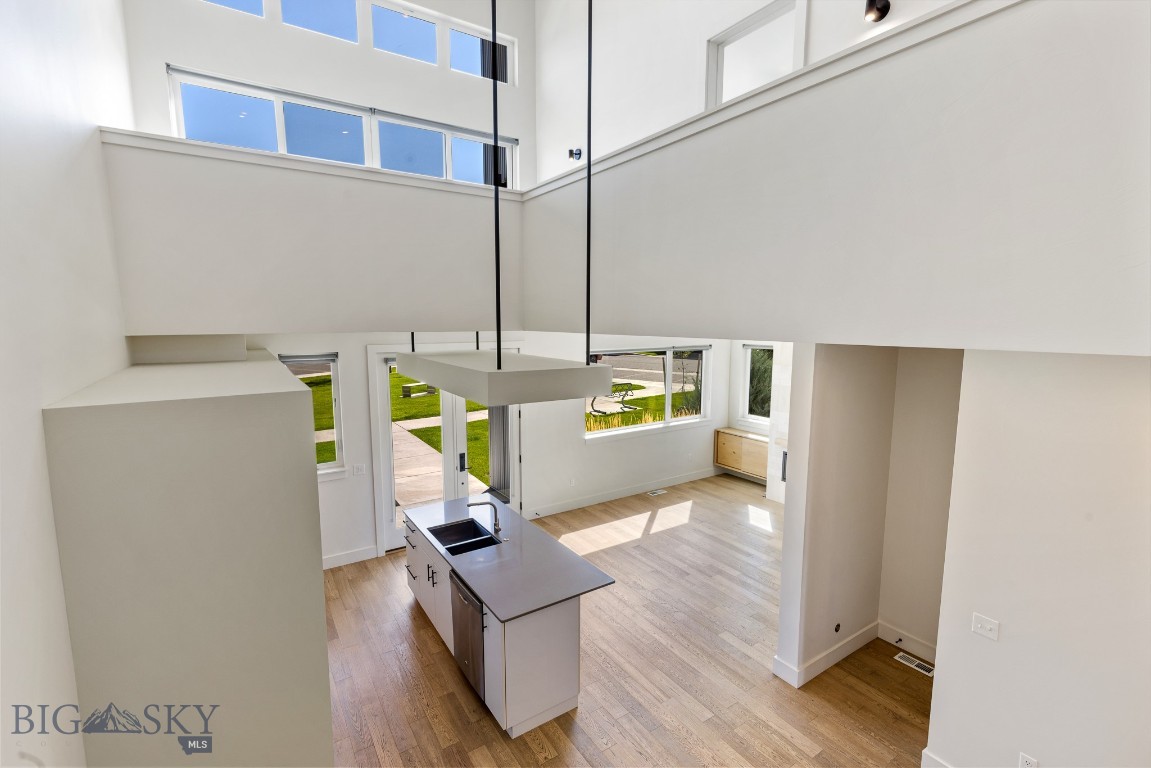 Bozeman, Montana 59718, United States, 3 Bedrooms Bedrooms, ,3 BathroomsBathrooms,Residential,Active,215114