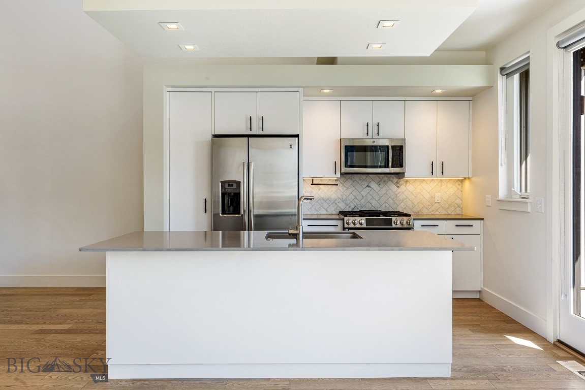 Bozeman, Montana 59718, United States, 3 Bedrooms Bedrooms, ,3 BathroomsBathrooms,Residential,Active,215114