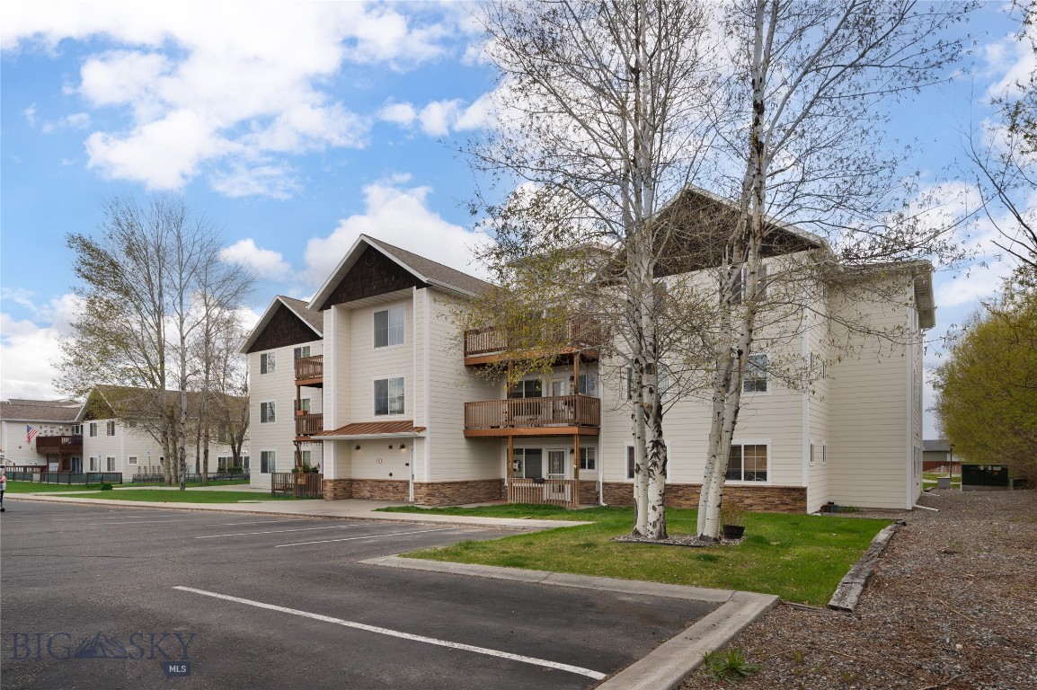 River Rock and Royal Village - Residential