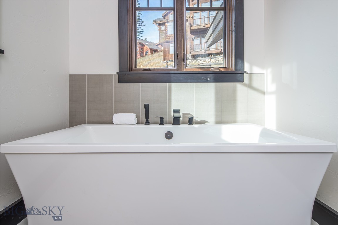 Cascade Ridge Condos - Residential