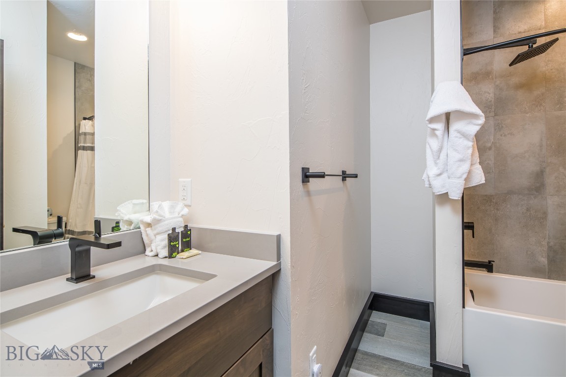 Cascade Ridge Condos - Residential