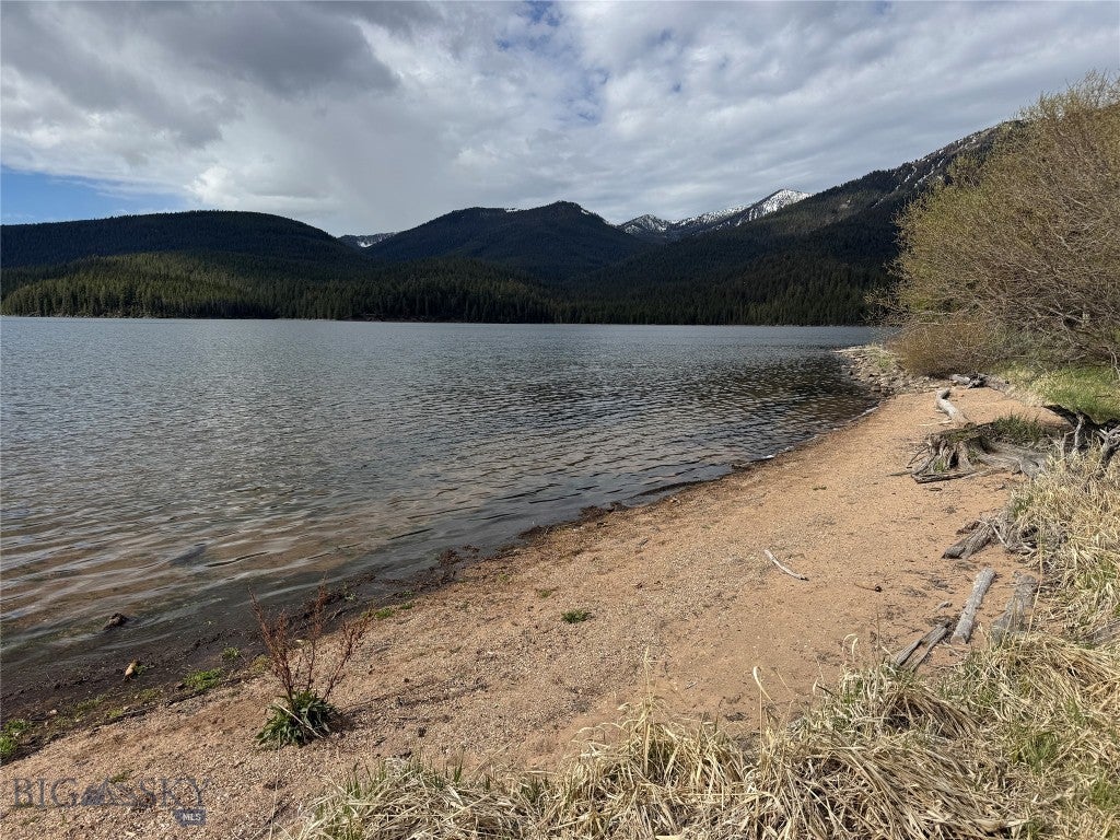 11475 Hebgen Lake Rd Highway
