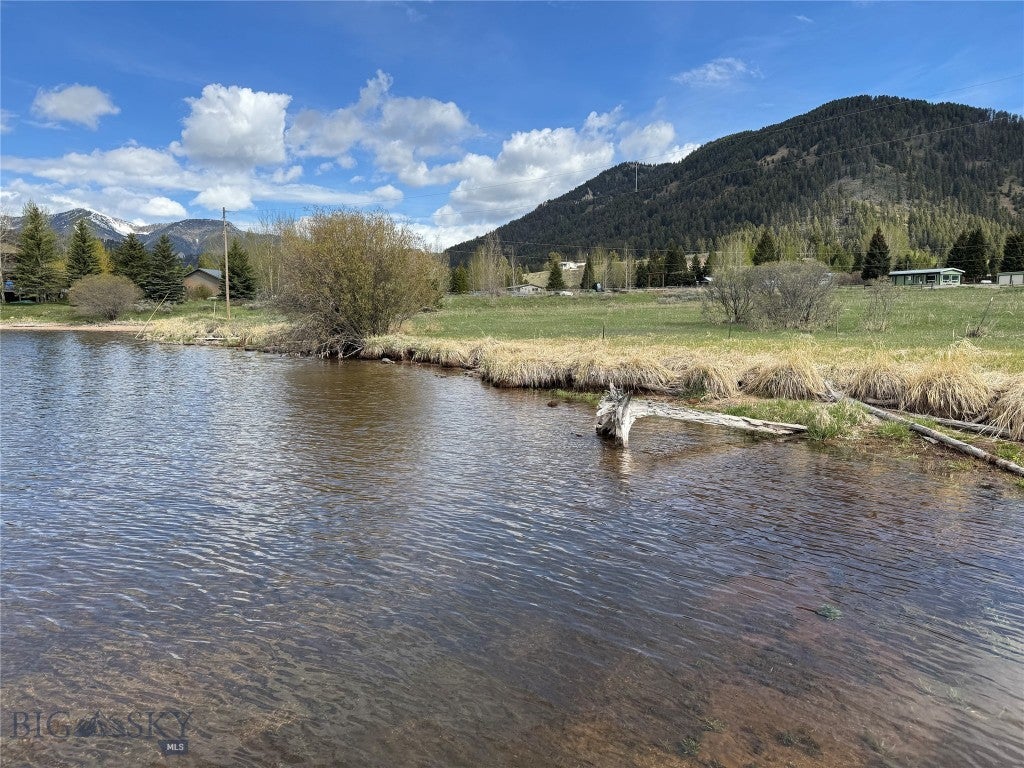 11475 Hebgen Lake Rd Highway
