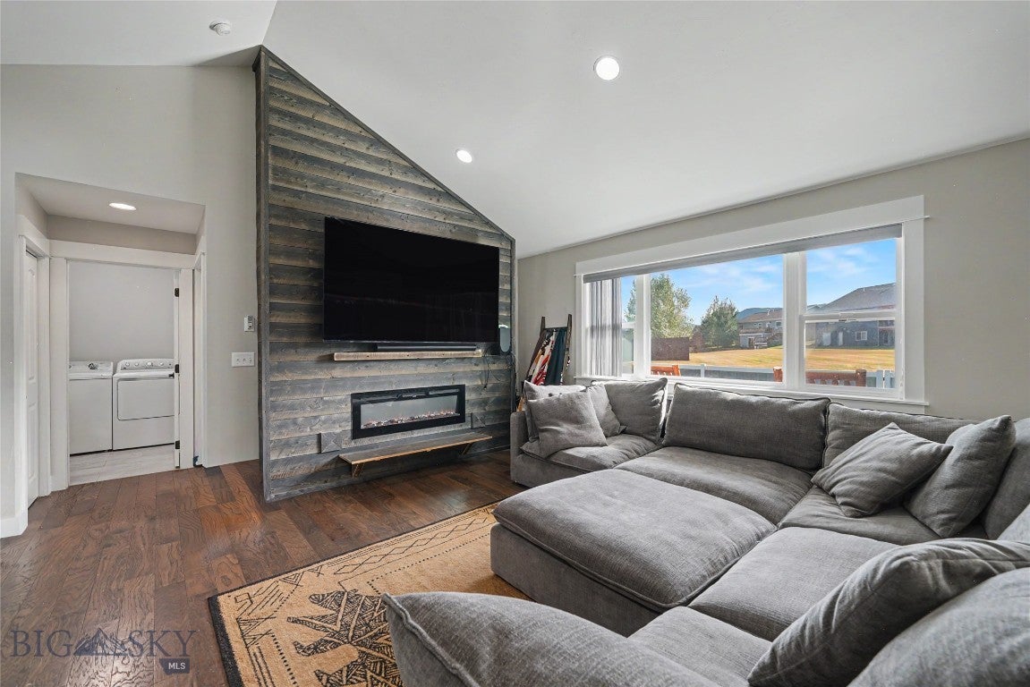 1212 Ridgeview Trail