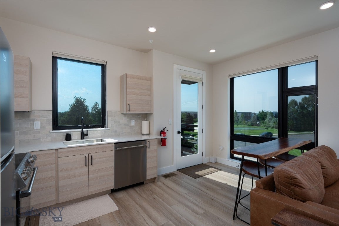 2352 Vaquero Parkway 205