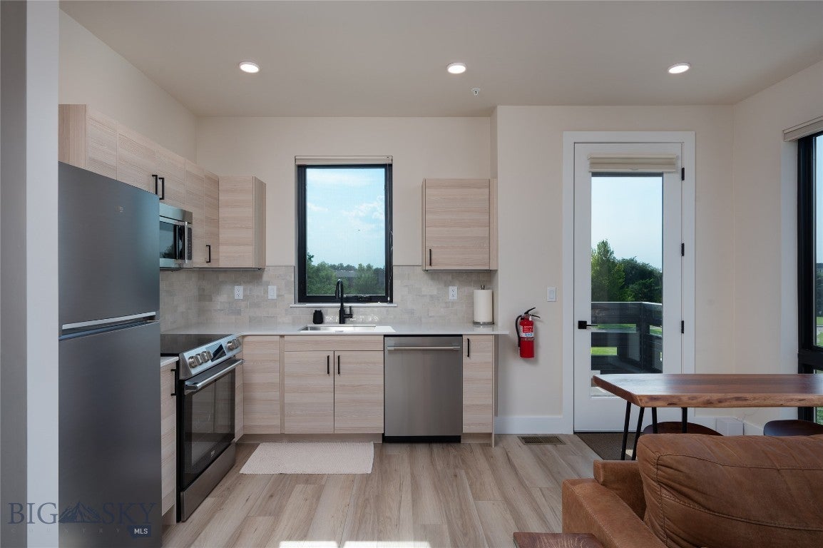 2352 Vaquero Parkway 205
