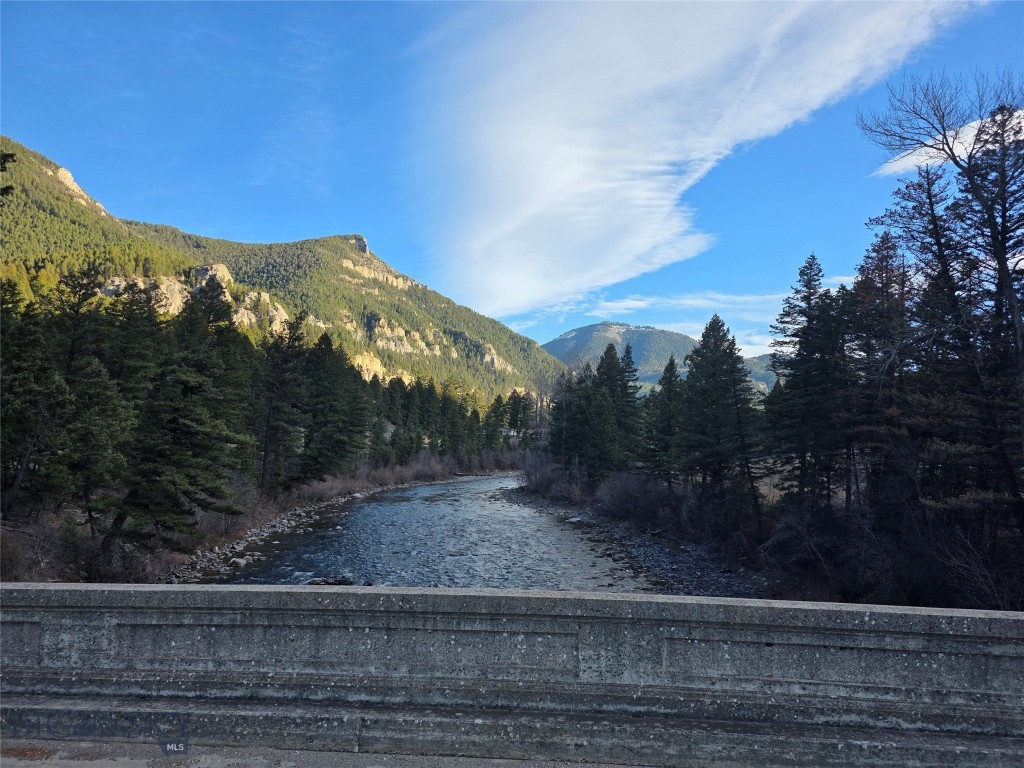 Gallatin Canyon - Land