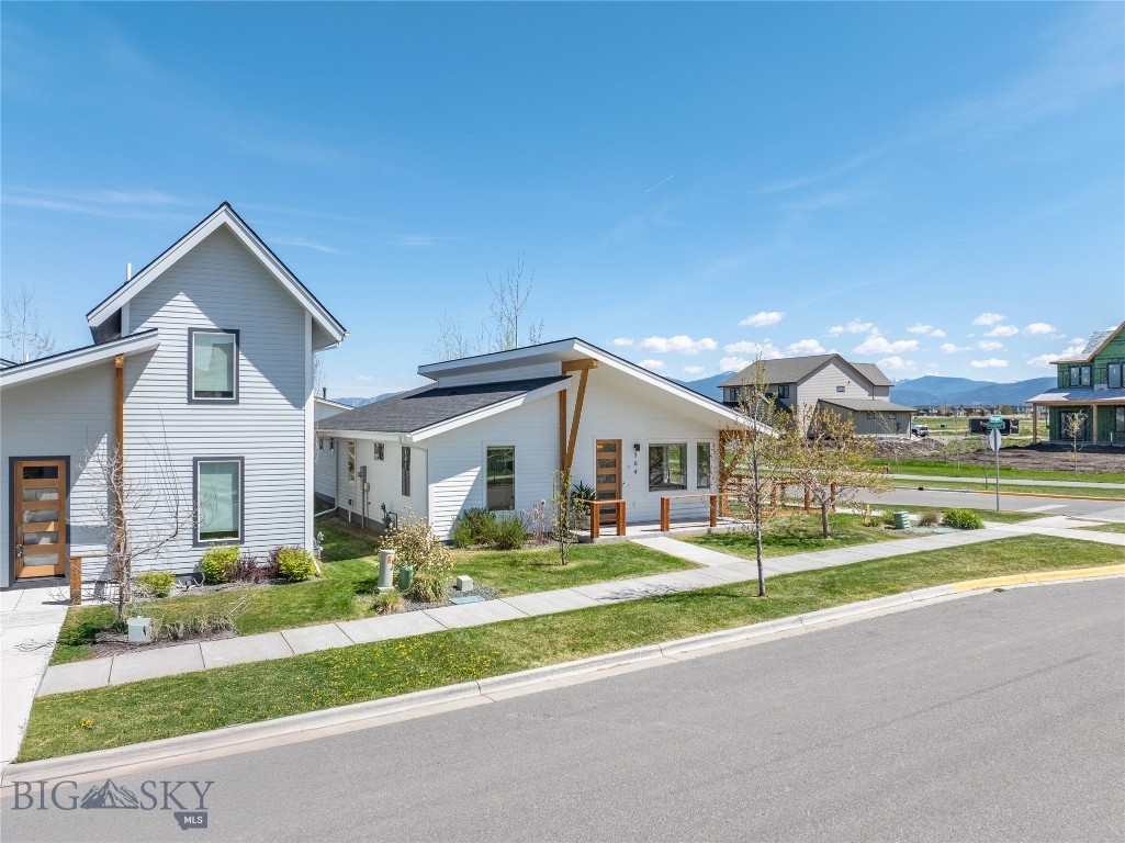 The Lakes at Valley West - Residential
