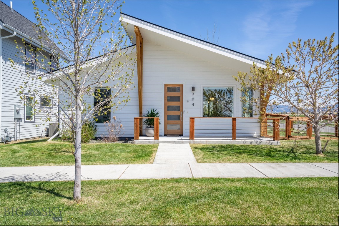 The Lakes at Valley West - Residential