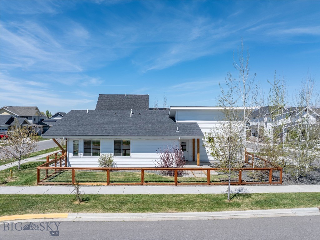 The Lakes at Valley West - Residential