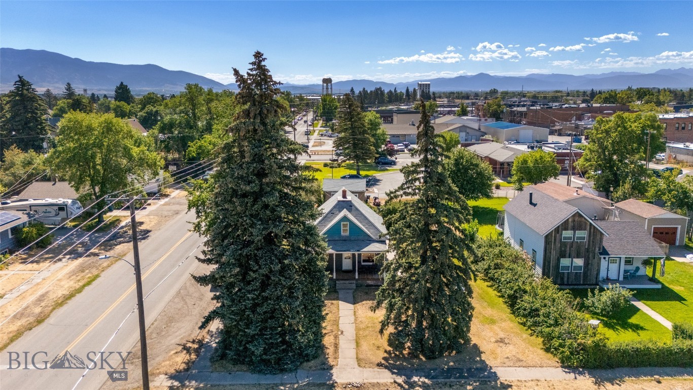 Located in the heart of Belgrade, this charming 2-bedroom, 1-bath single-family home sits on just over a quarter-acre corner lot. 98 N. Quaw Blvd is only one block from Main Street, putting restaurants, coffee shops, stores, and schools just steps away.
Full of potential and with Downtown District zoning, it allows for a multitude of different uses. The main level features a cozy living room, one bedroom, an additional versatile room, a kitchen, and a full bath. Upstairs, the finished attic—equipped with a mini split for year-round comfort—has been transformed into a bedroom or loft area.
Don’t miss your chance to explore this incredible property and envision all the possibilities!