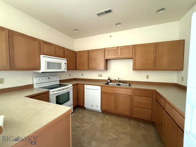 2221B Willow Drive 302B