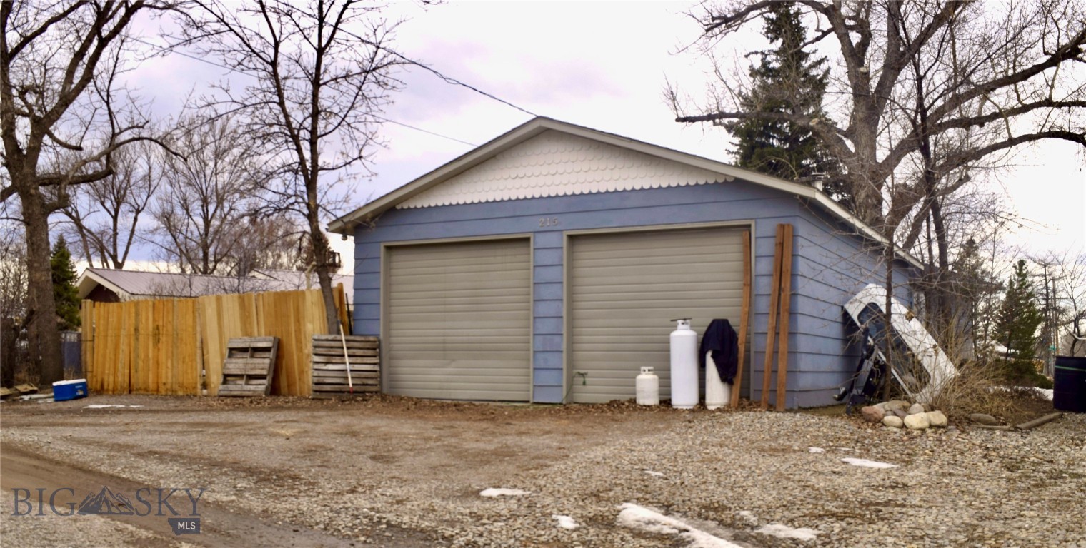 215 S Kansas Street
