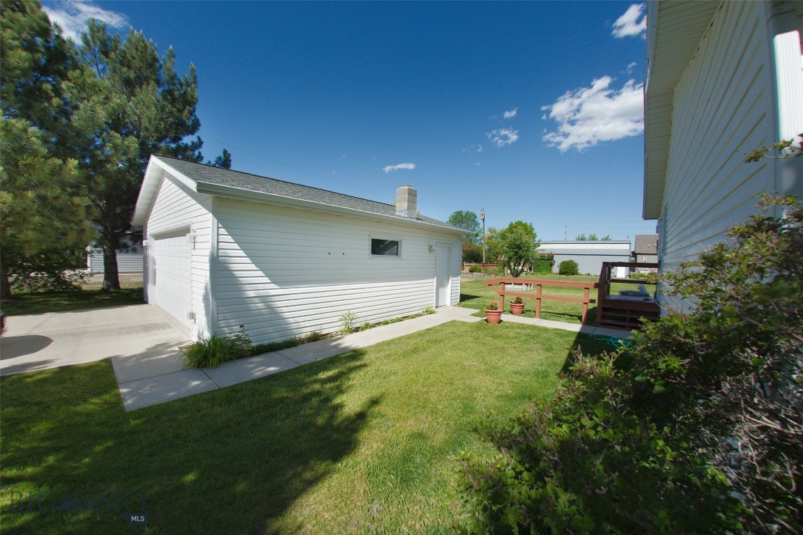 121 6th Avenue E