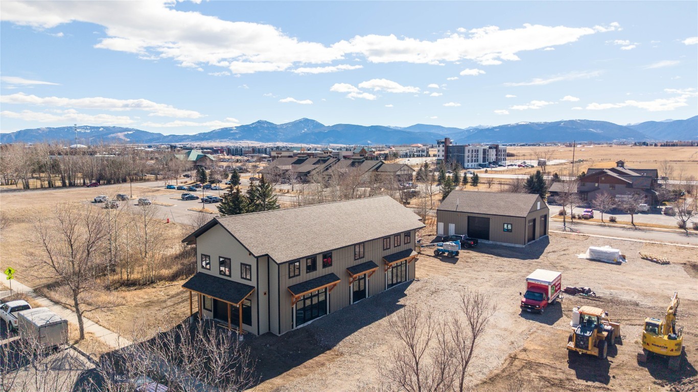 Parkway Plaza - Commercial Lease