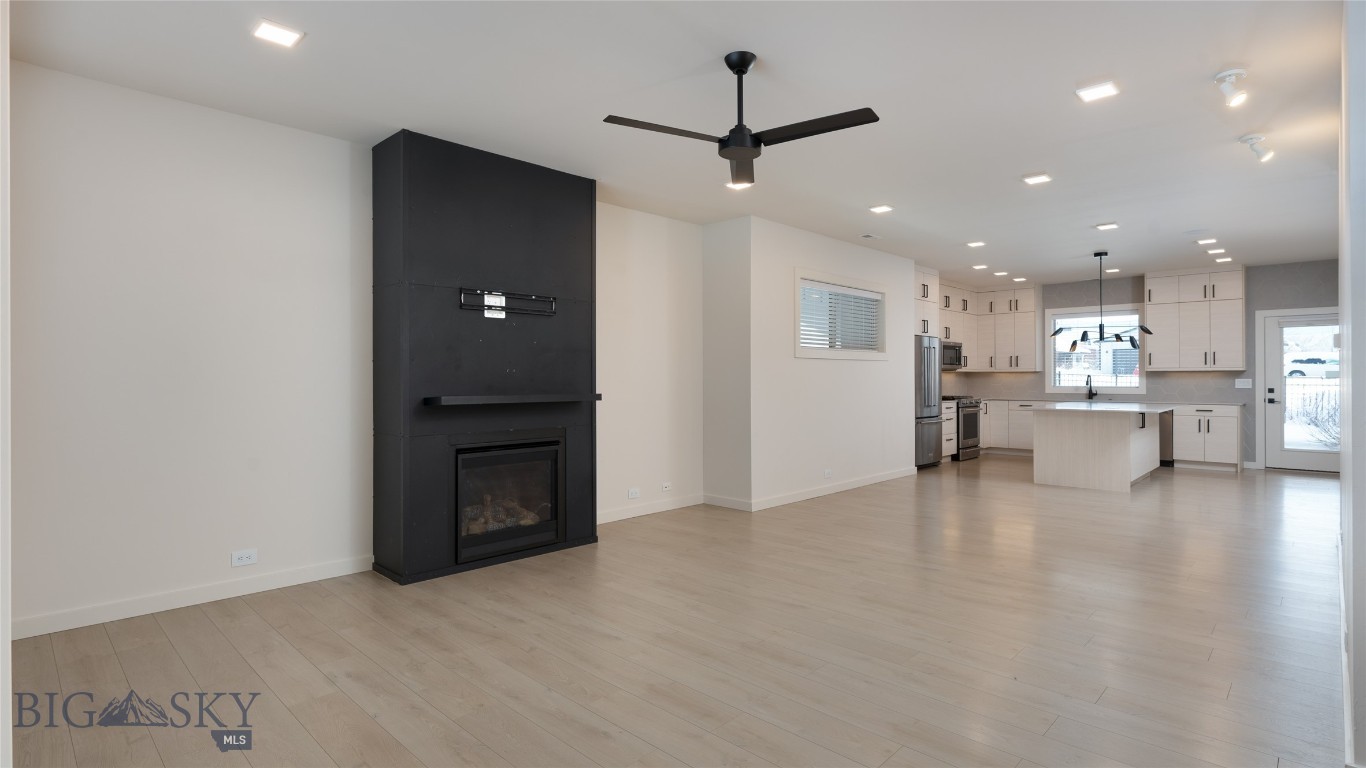 2128 Dennison Lane