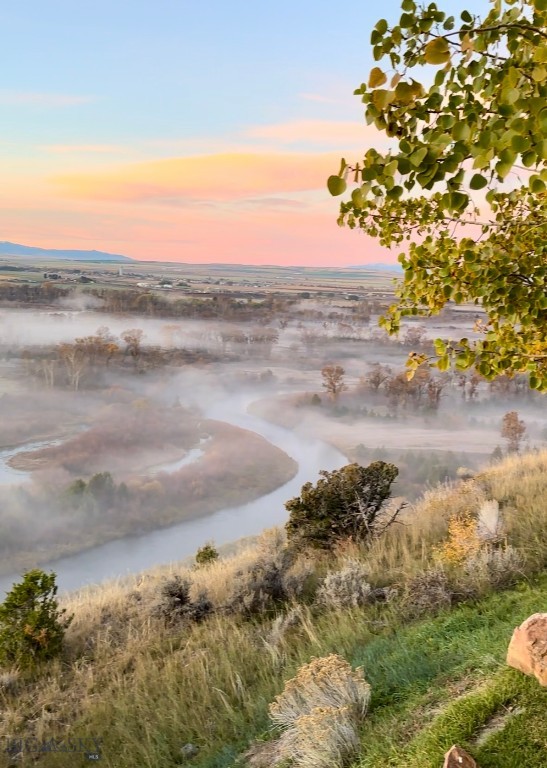 Manhattan, Montana 59741, United States, 4 Bedrooms Bedrooms, ,4 BathroomsBathrooms,Residential,Contingent,49181