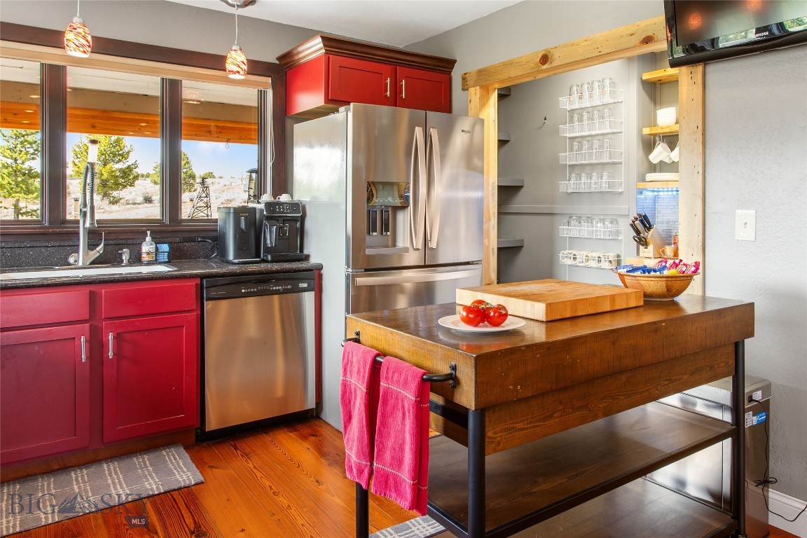 Butte, Montana 59701, United States, 4 Bedrooms Bedrooms, ,4 BathroomsBathrooms,Residential,Contingent,58655