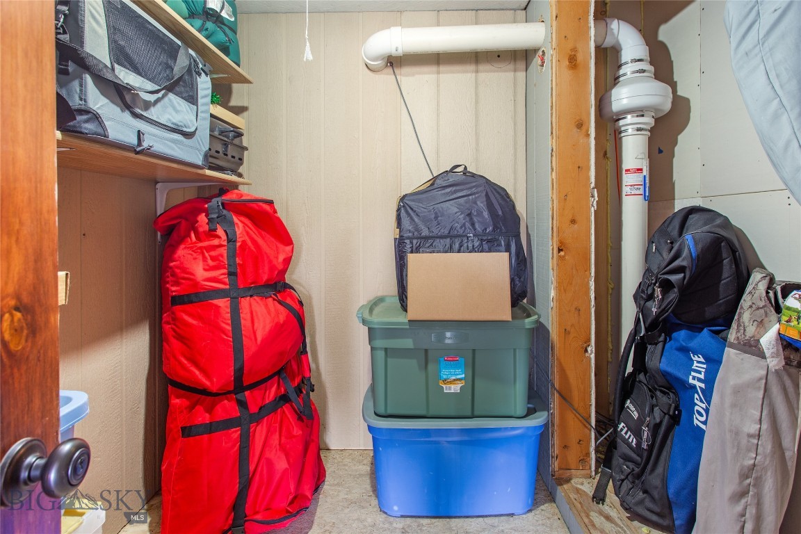 Butte, Montana 59701, United States, 4 Bedrooms Bedrooms, ,4 BathroomsBathrooms,Residential,Contingent,58655