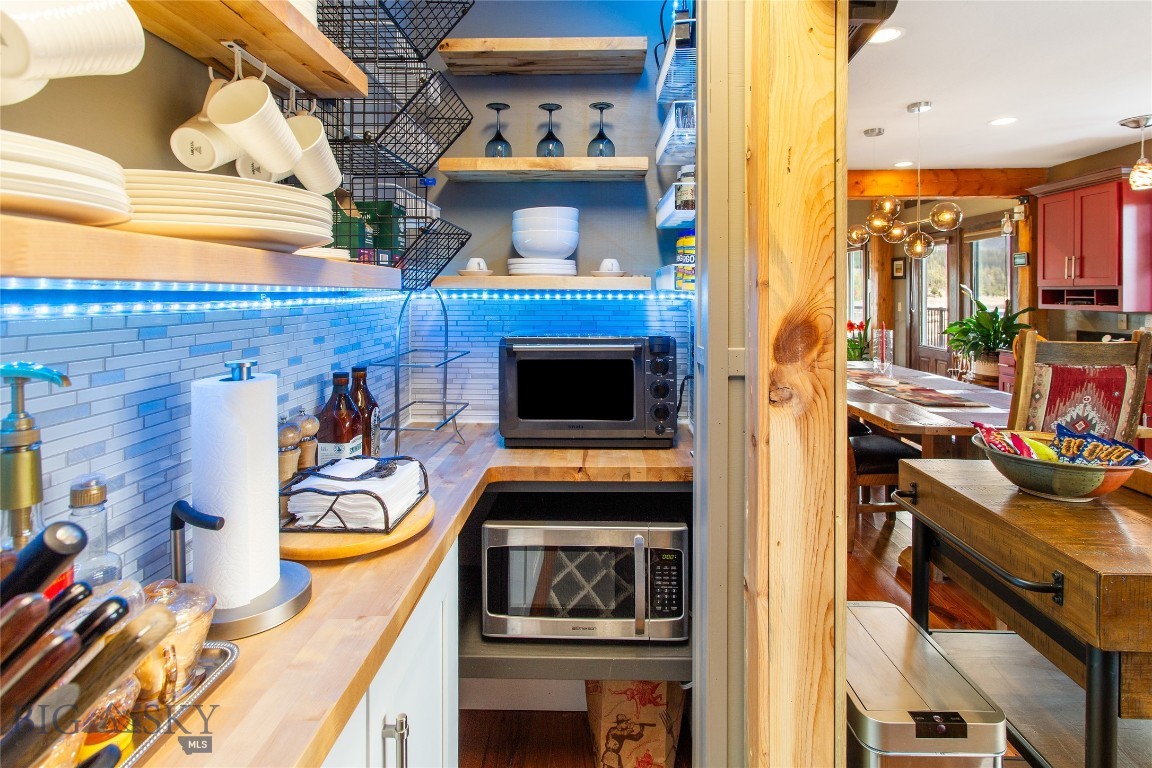 Butte, Montana 59701, United States, 4 Bedrooms Bedrooms, ,4 BathroomsBathrooms,Residential,Contingent,58655