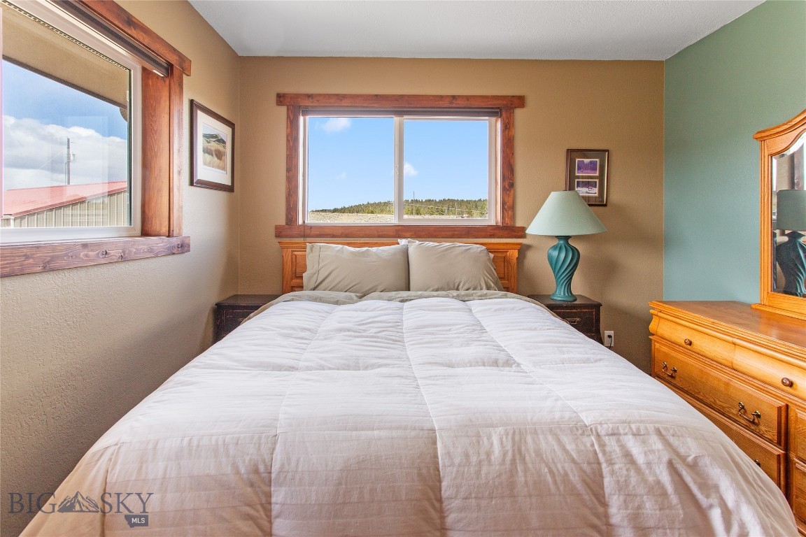 Butte, Montana 59701, United States, 4 Bedrooms Bedrooms, ,4 BathroomsBathrooms,Residential,Contingent,58655