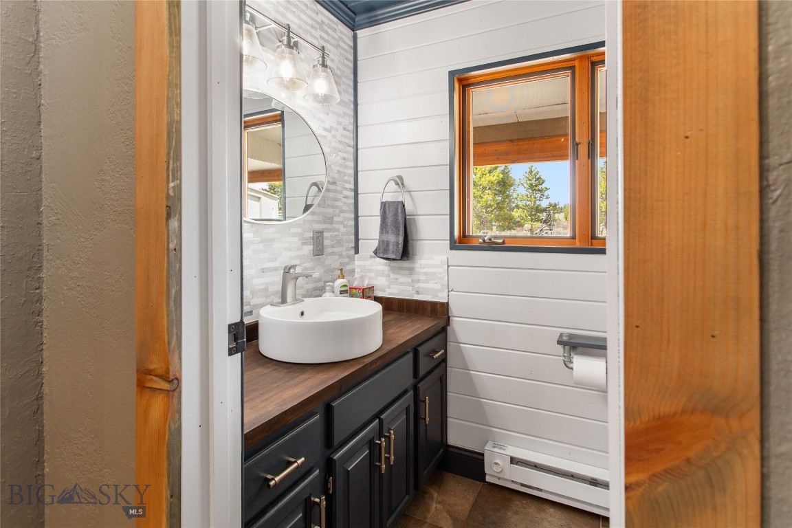 Butte, Montana 59701, United States, 4 Bedrooms Bedrooms, ,4 BathroomsBathrooms,Residential,Contingent,58655