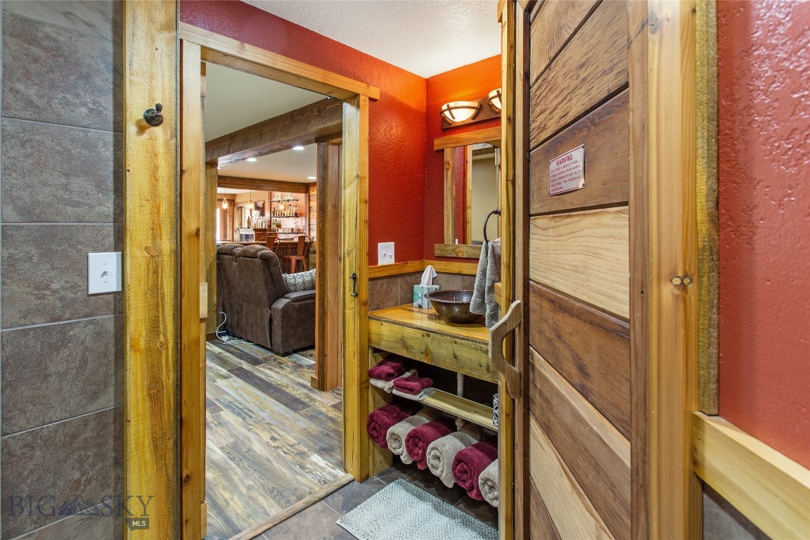 Butte, Montana 59701, United States, 4 Bedrooms Bedrooms, ,4 BathroomsBathrooms,Residential,Contingent,58655