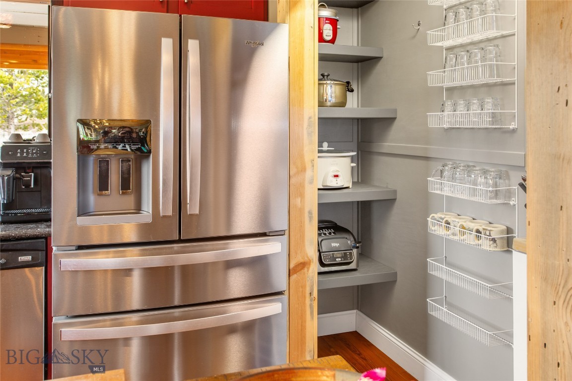 Butte, Montana 59701, United States, 4 Bedrooms Bedrooms, ,4 BathroomsBathrooms,Residential,Contingent,58655