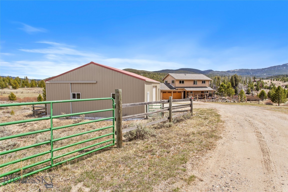 Butte, Montana 59701, United States, 4 Bedrooms Bedrooms, ,4 BathroomsBathrooms,Residential,Contingent,58655