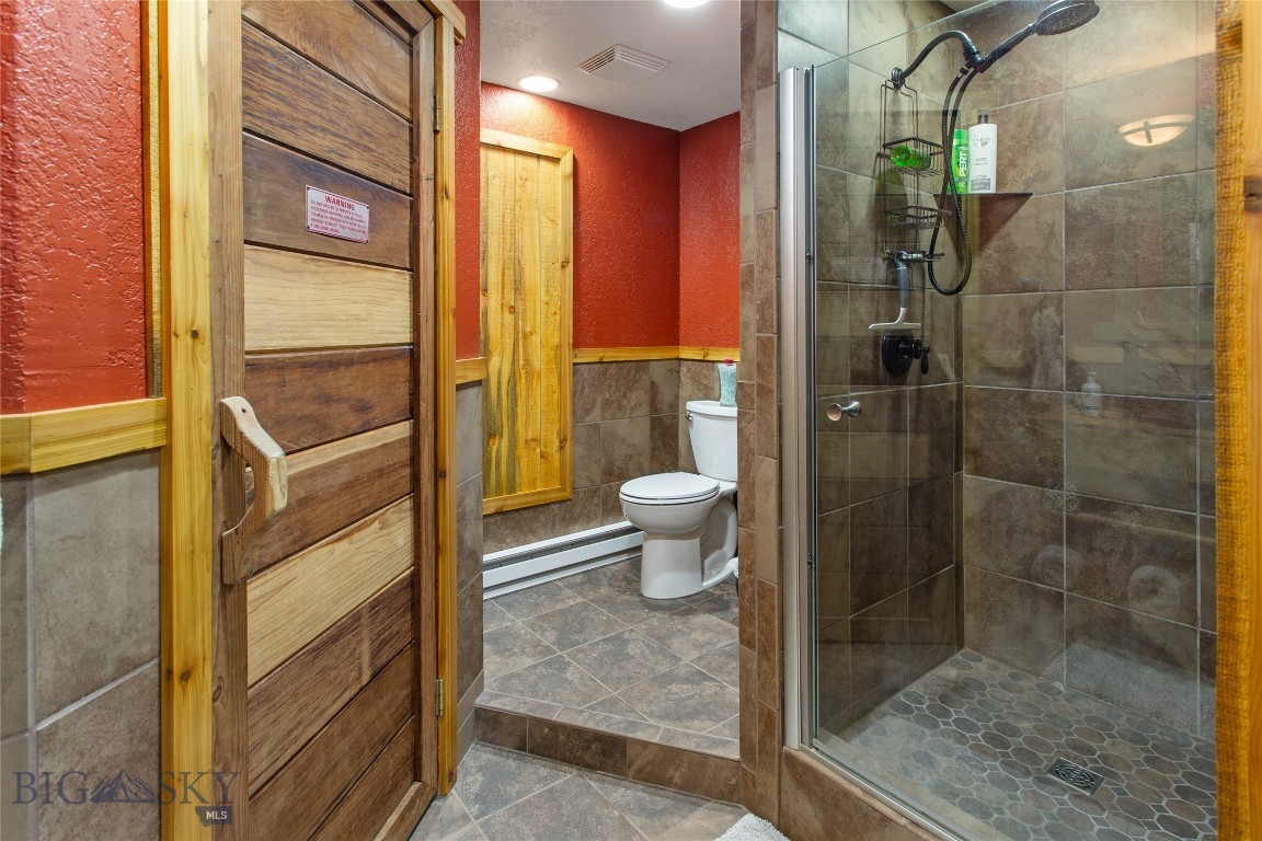 Butte, Montana 59701, United States, 4 Bedrooms Bedrooms, ,4 BathroomsBathrooms,Residential,Contingent,58655