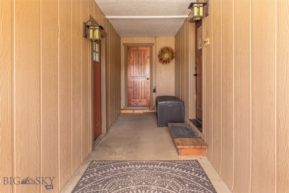 Butte, Montana 59701, United States, 4 Bedrooms Bedrooms, ,4 BathroomsBathrooms,Residential,Contingent,58655