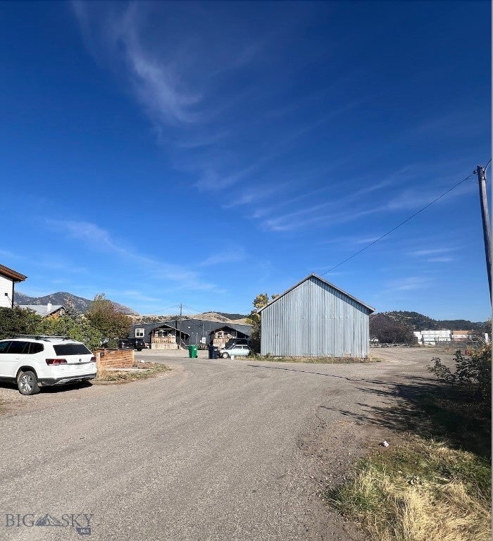 704 Front Street & 725 E Cottonwood Street