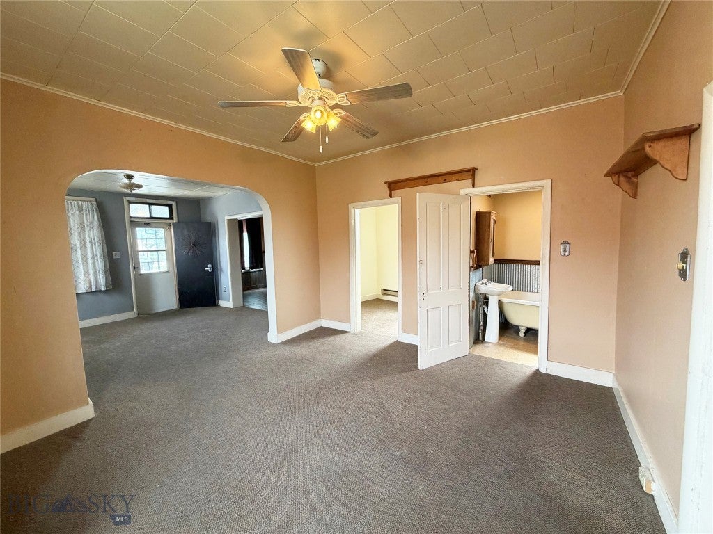 935/939 S Main