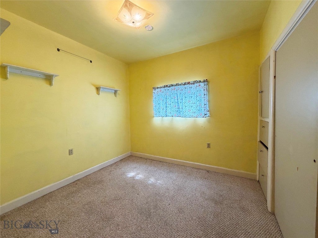 935/939 S Main