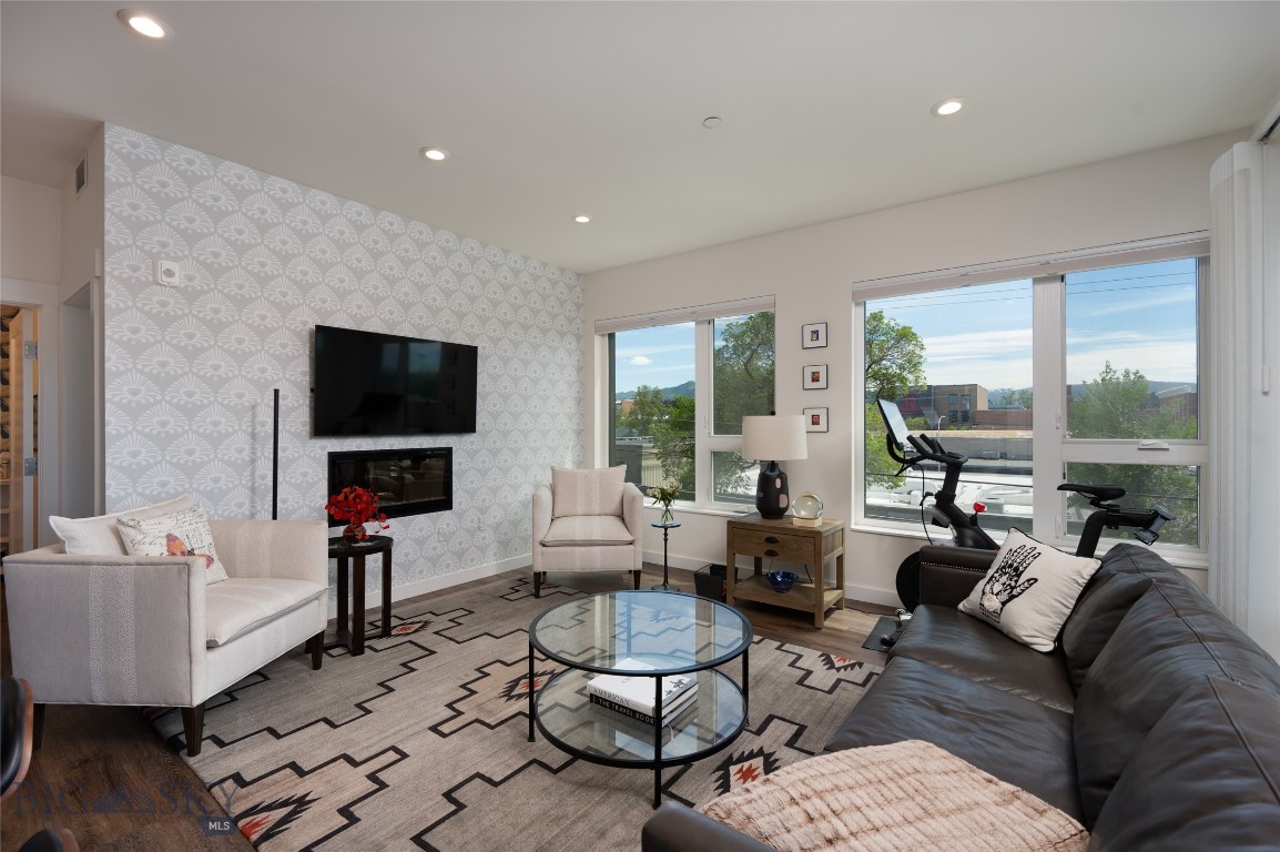 Bozeman, Montana 59715, United States, 2 Bedrooms Bedrooms, ,3 BathroomsBathrooms,Residential,Contingent,55366