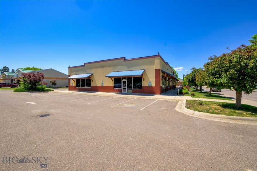 Excellent location with great visibility. End Cap unit located just off the intersection of Broadway and Russell. Grease trap in place. The Annual Average Daily Traffic is 7,500 vehicles. Unit C has 2,750 usable square feet and is adjacent to long term businesses. Space can be demised into two smaller spaces. Many different options here. Seller will put in a drive thru for a long term qualified tenant. Perfect location for food & beverage, office or retail.