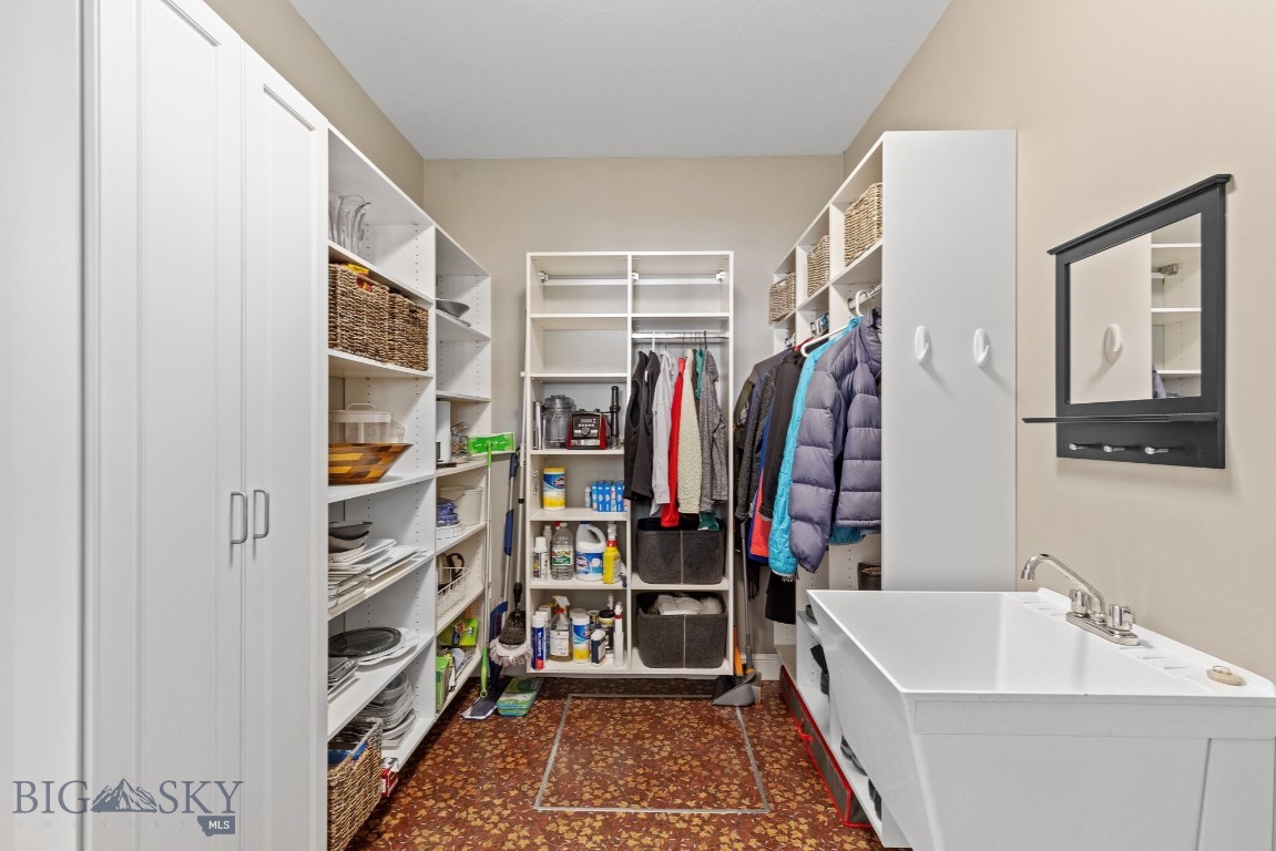 Bozeman, Montana 59715, United States, 4 Bedrooms Bedrooms, ,4 BathroomsBathrooms,Residential,Contingent,48024