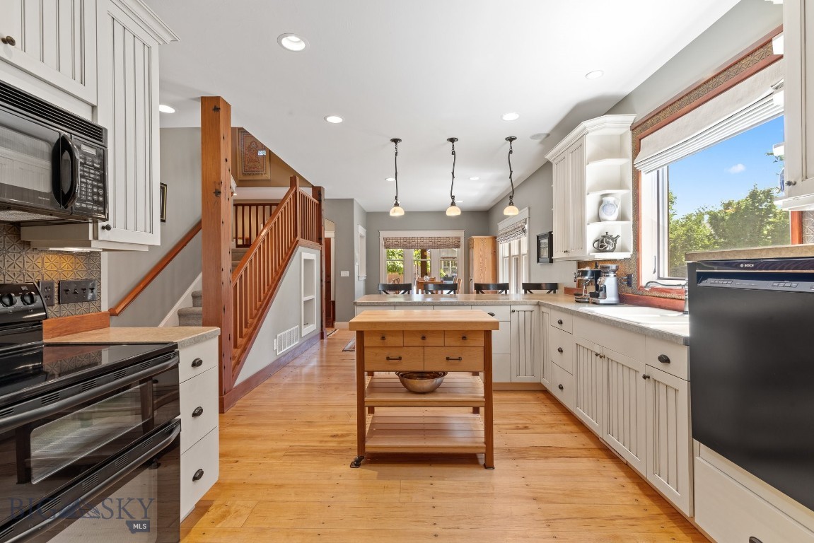 Bozeman, Montana 59715, United States, 4 Bedrooms Bedrooms, ,4 BathroomsBathrooms,Residential,Contingent,48024