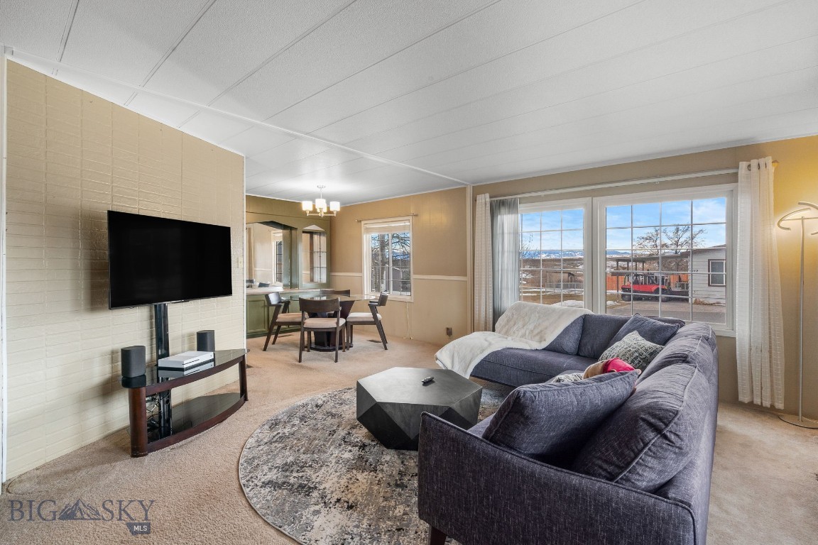 6111 Crestline