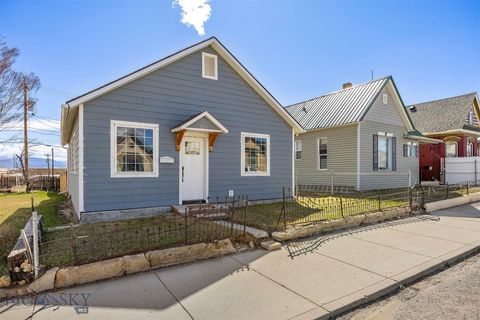 Photo of 1118 Farrell St, Butte, MT 59701 (MLS # 410133)