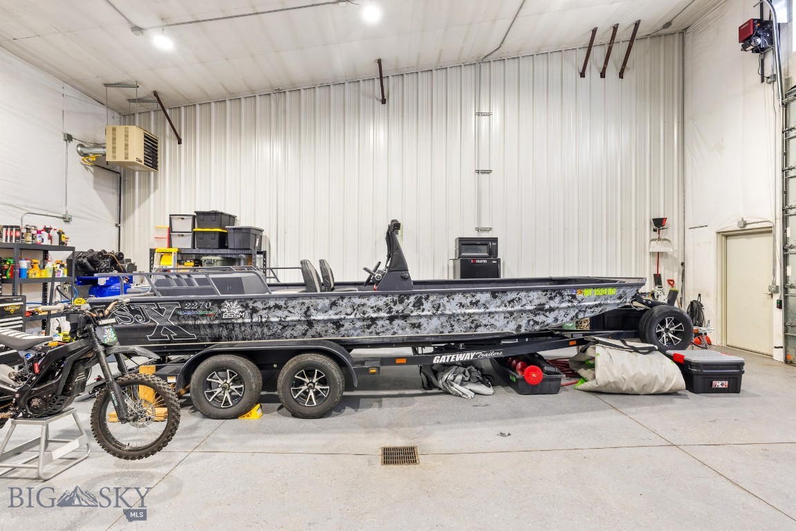 Lazy J South - Commercial Sale