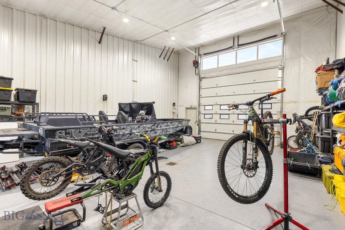 Lazy J South - Commercial Sale