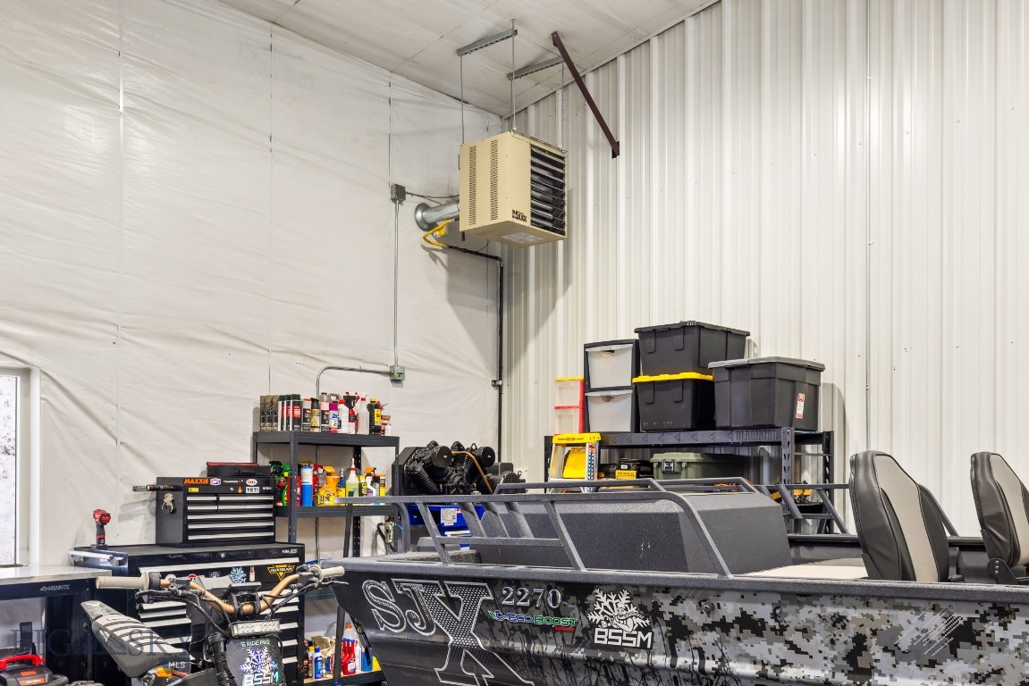 Lazy J South - Commercial Sale