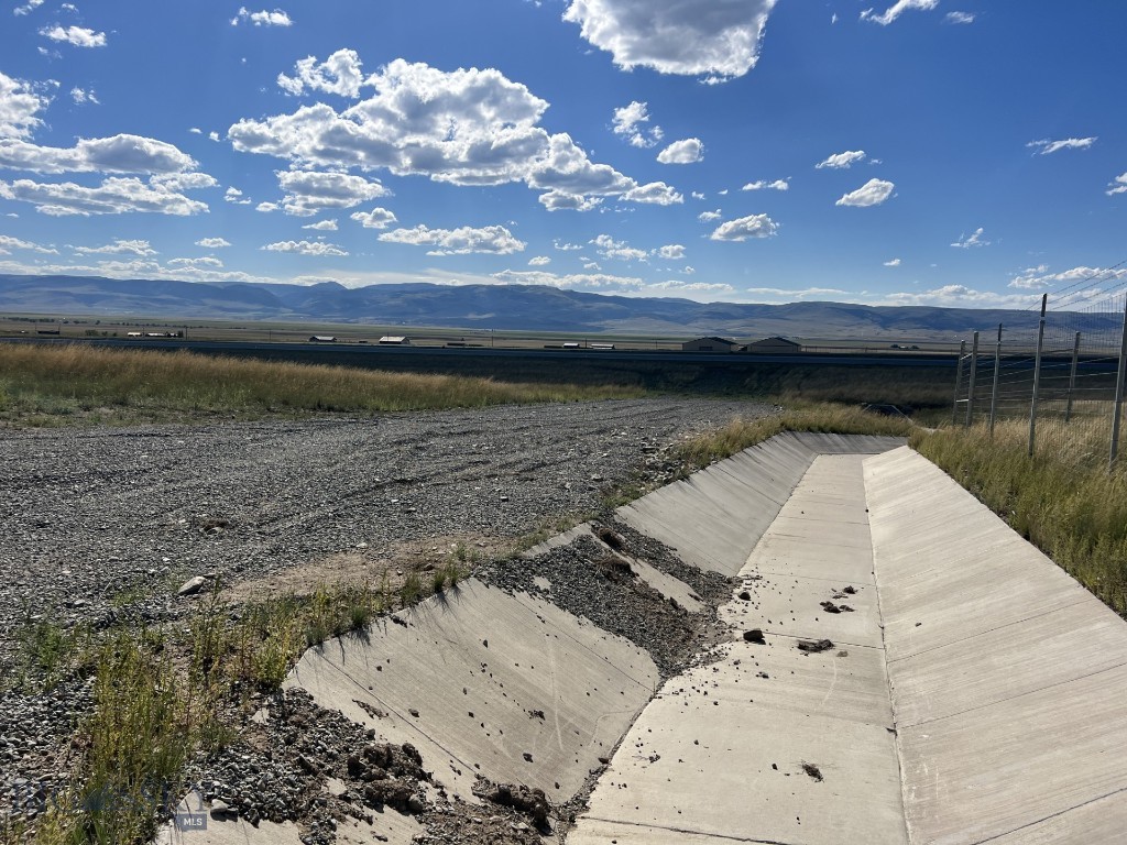Shining Mountain Airpark - Land