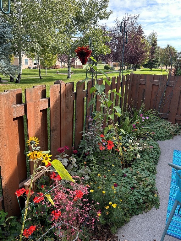 Lessley Estates Condo - Residential