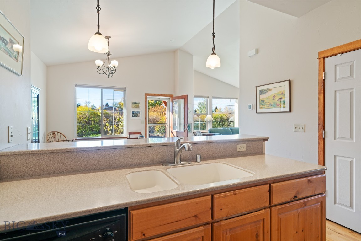 Lessley Estates Condo - Residential