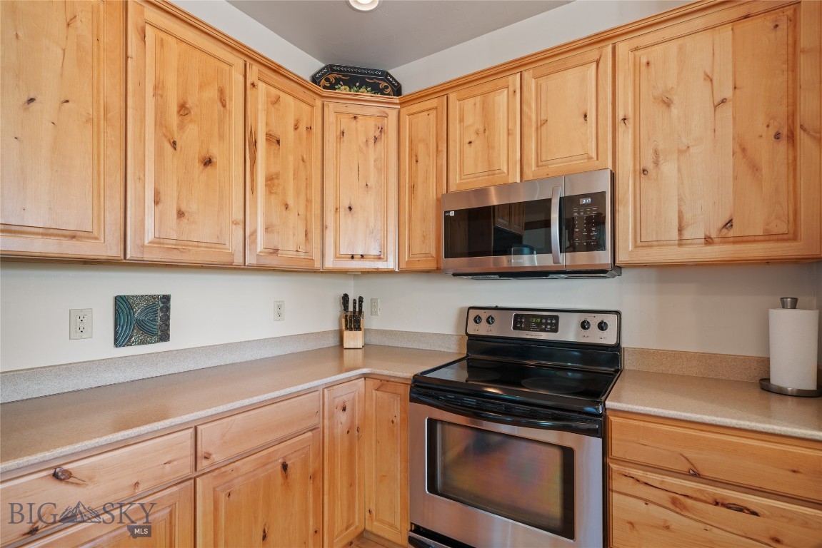 Lessley Estates Condo - Residential